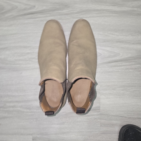 Goodfellow & Co Men's Taupe Chelsea Boots - Picture 3 of 4
